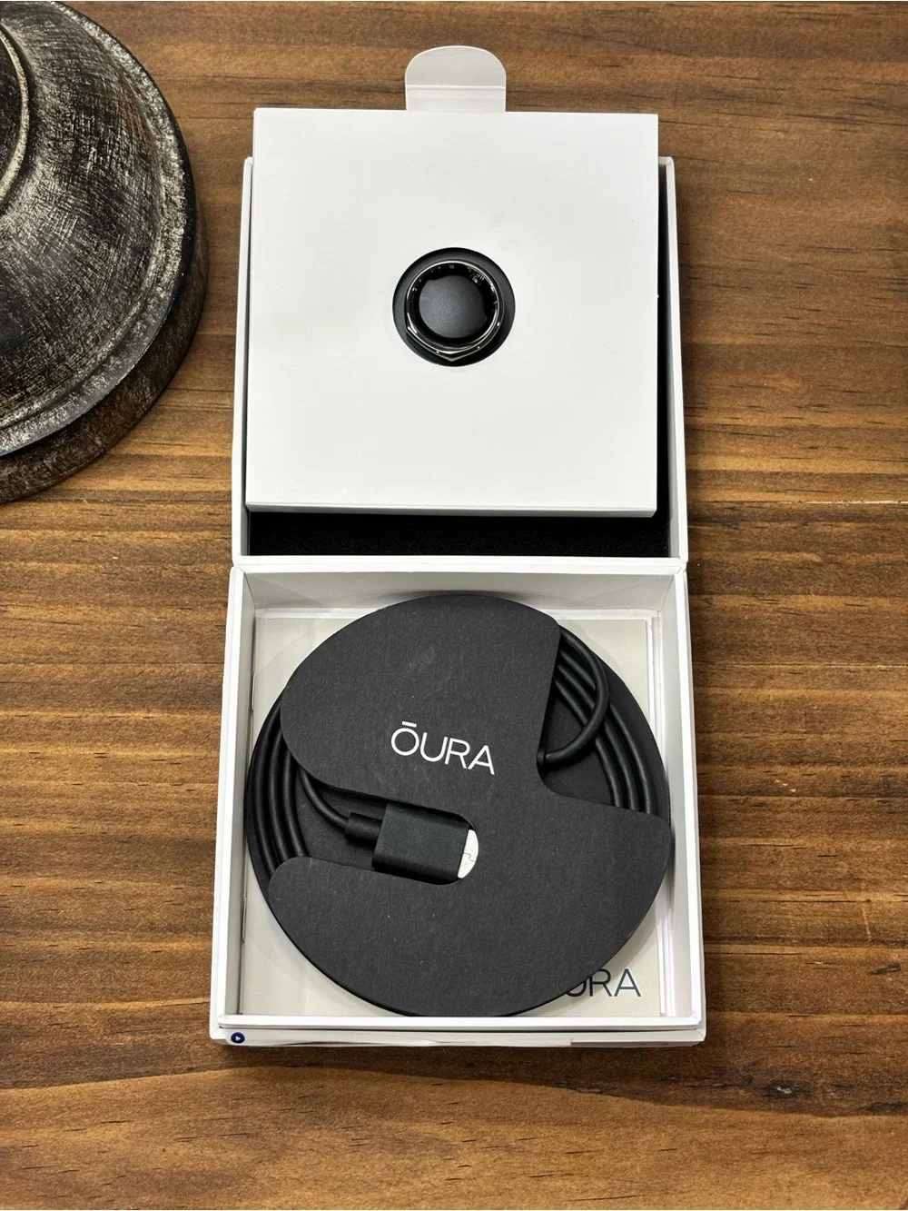Oura Gen3 Heritage Black Ring Set - US9 - Charger with Matching Black USB Cable